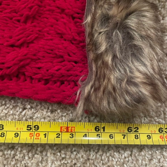 NEW Christmas knit throw blanket with faux fur trim - Picture 7 of 9